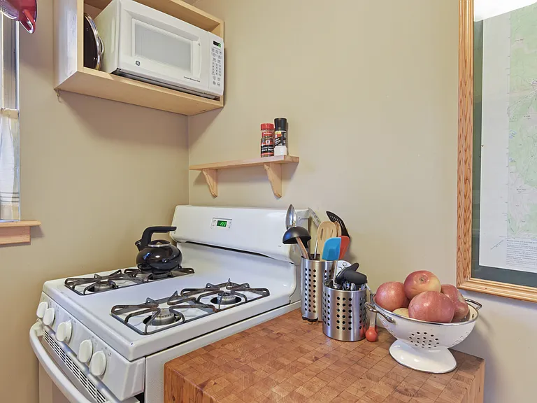 510 Pioneer Way — Photo 10