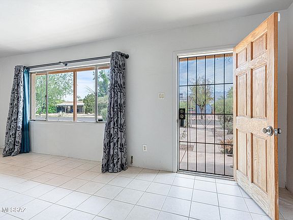 4th image of 3958 E Louis Ln