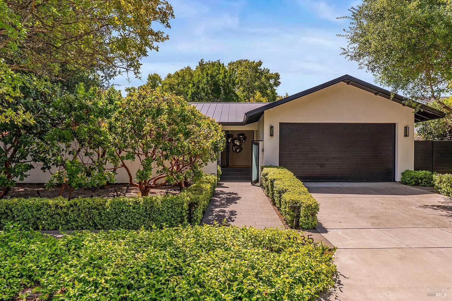 1885 Larkspur Street - Photo 2
