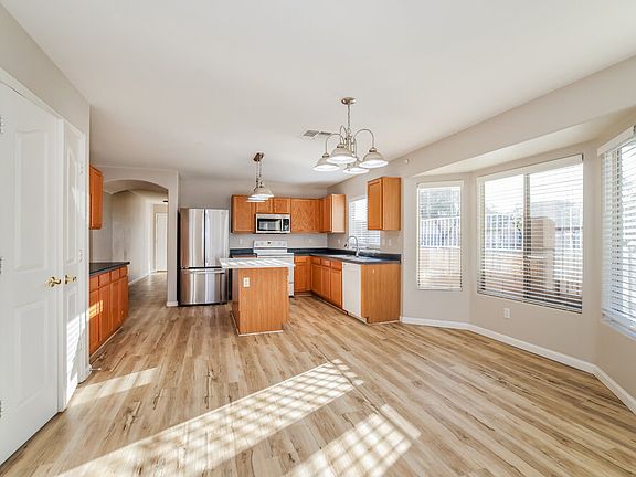 4th image of 11242 E Camino St