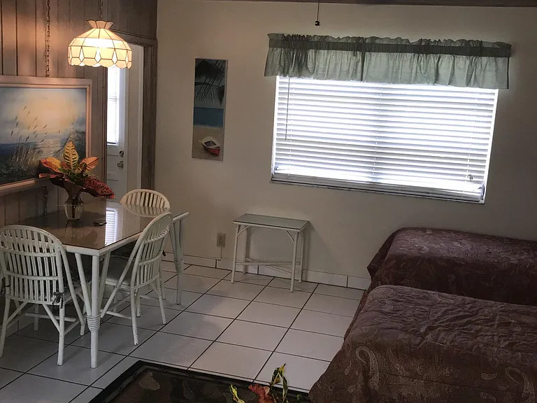 30 Andrews Ave — Photo 10