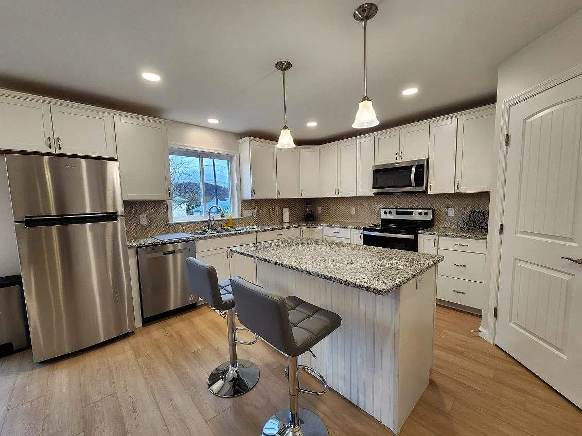 Beautiful Two Story 3 yr old home — Photo 3