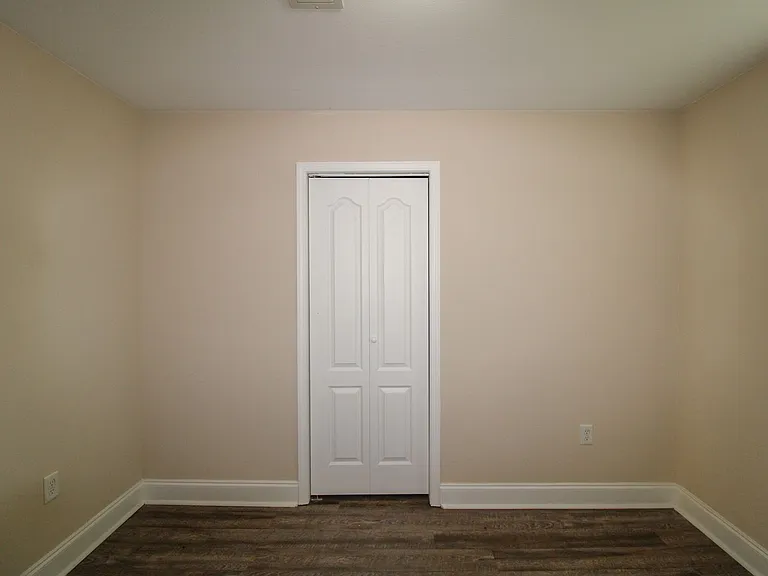 140 Meadows Ln — Photo 21