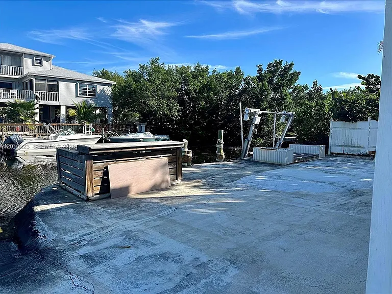 813 Hawksbill Ln — Photo 14