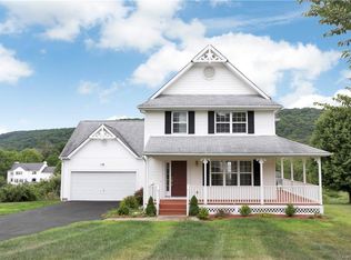 84 W Deer Trl, Pawling, NY 12564