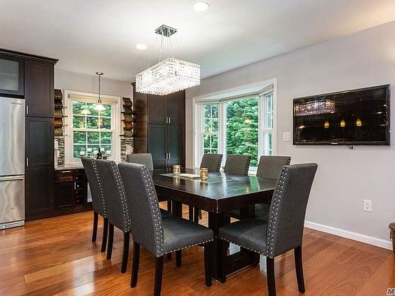 5th image of 80 Salisbury Ave