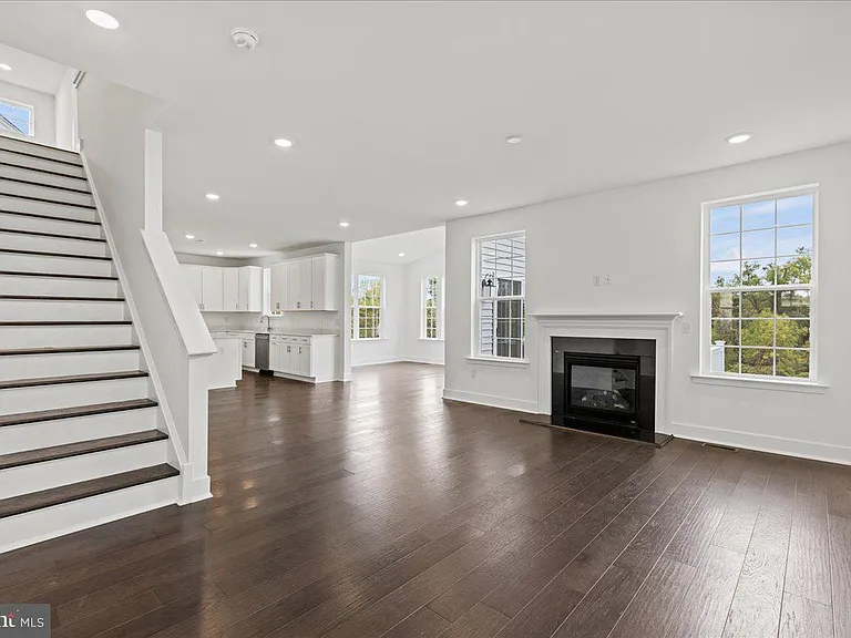 21 William Boyer Dr — Photo 8