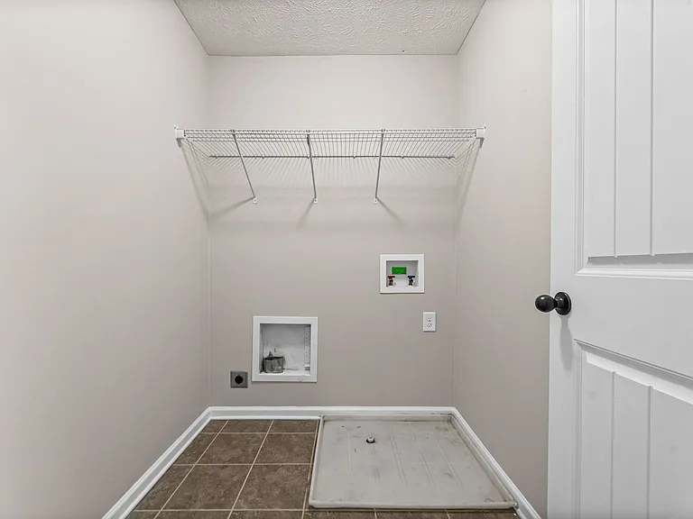 880 Cherry Blossom Ln — Photo 40