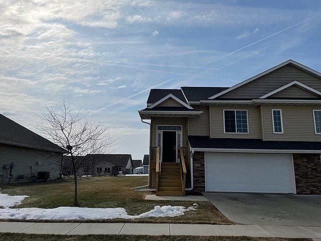 1st image of 533 Rolling Hill Dr