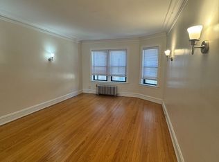 912 Judson Ave APT 2B, Evanston, IL 60202