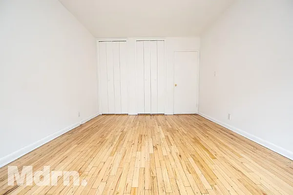 Rented by Mdrn Residential | media 5