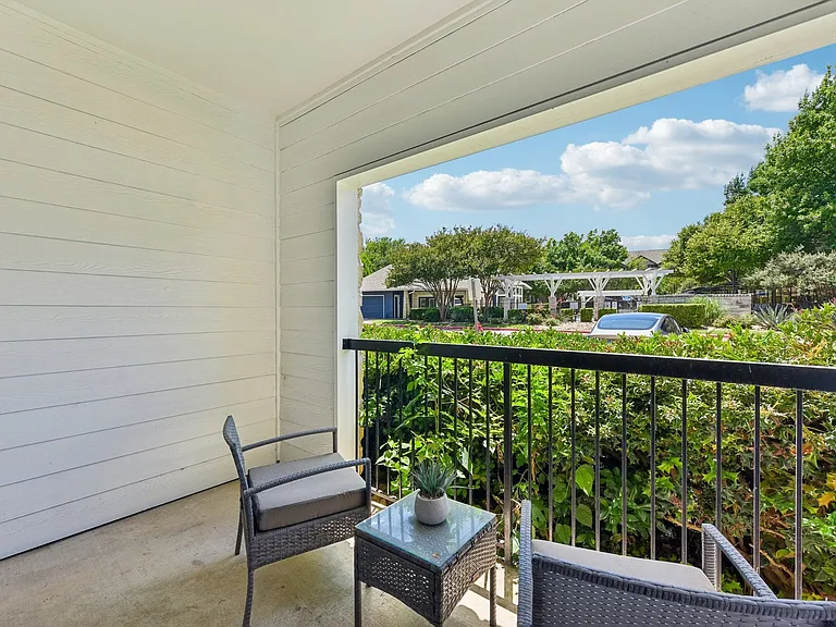 Madison Dell Ranch Apartments — Photo 53