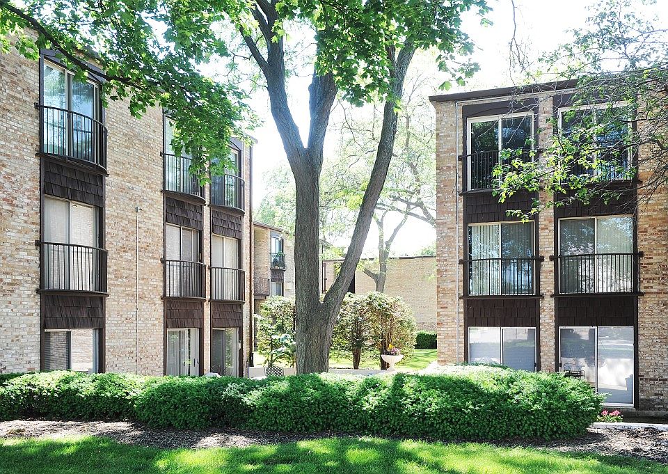 1st image of 1920 Cherry Ln APT 120