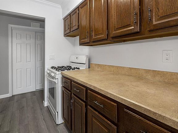 4th image of 35 N End Dr #35