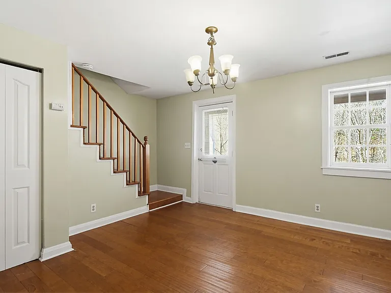 947 Oella Ave — Photo 9