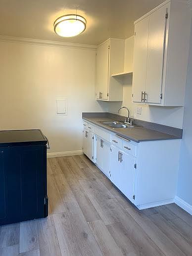 1st image of 8757 Owensmouth Ave APT 1