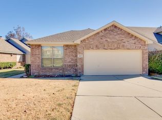 10307 Holly Grove Dr, Fort Worth, TX 76108