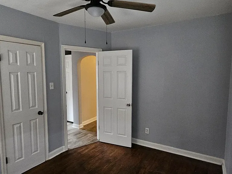 1120 NE Chester Ave — Photo 10