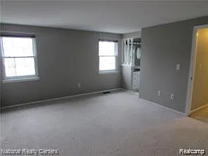 42106 Gladwin St — Photo 11