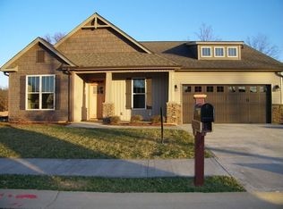 200 Shoally Ln, Greenville, SC 29607