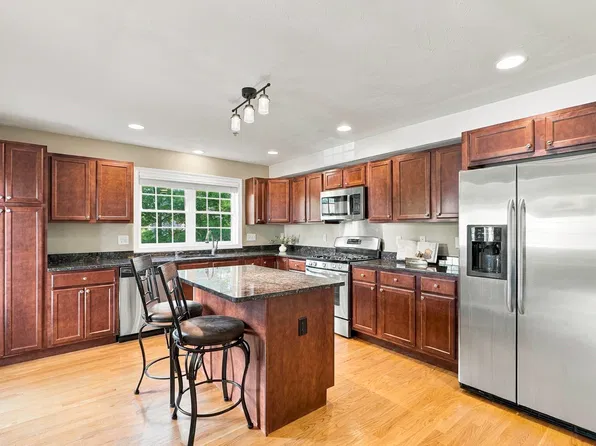 4 Paul Revere Path #4, Hopkinton, MA 01748