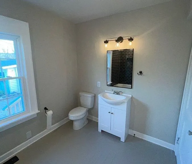 924 Delaware Ave — Photo 27