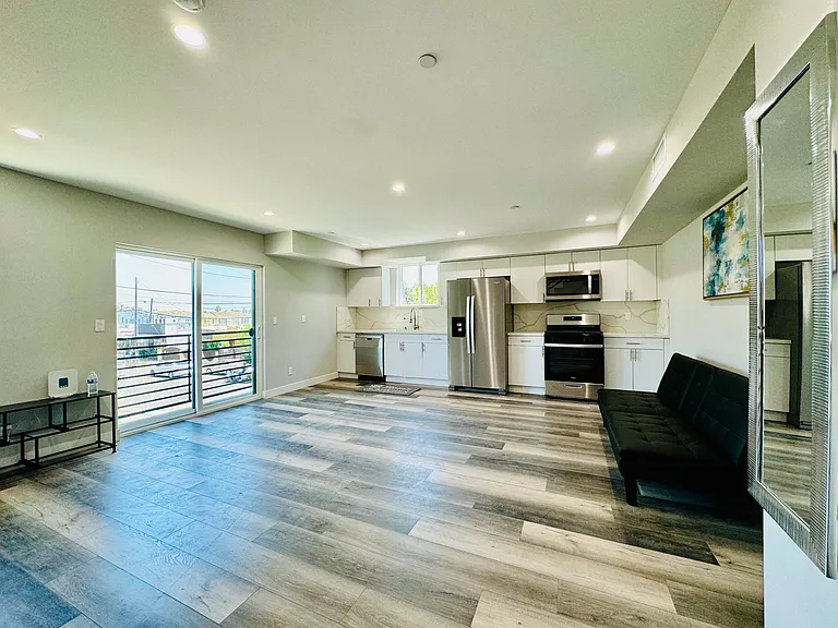 1301 N Kingsley Dr #19 — Photo 12