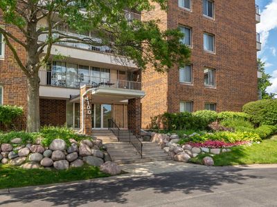 4100 Triumvera Dr #B506, Glenview, IL, 60025