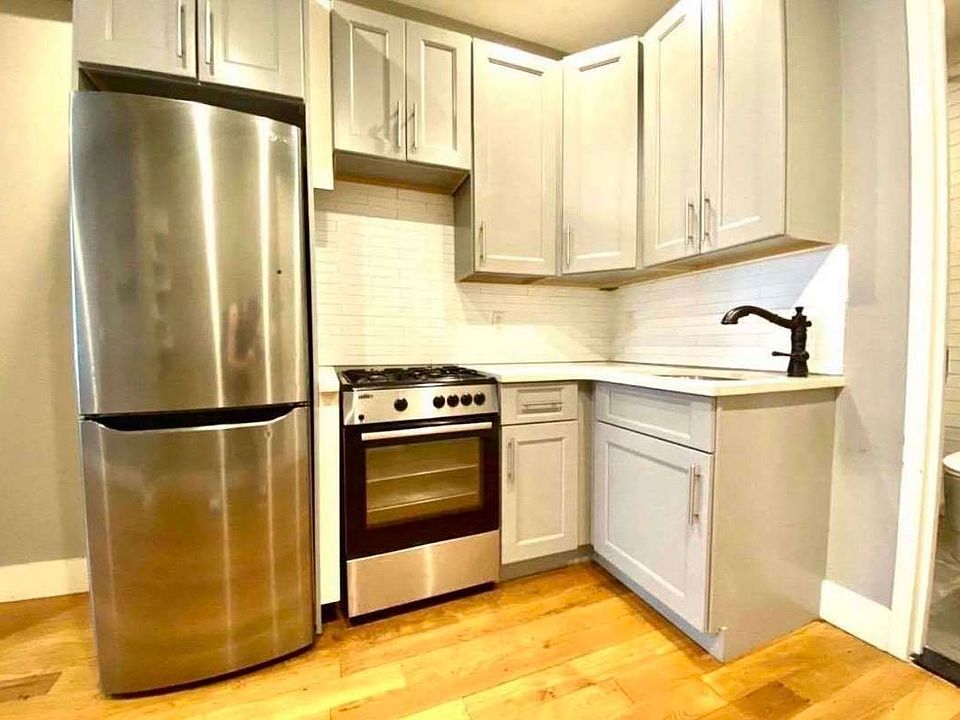 2nd image of 423 Rogers Ave #1L