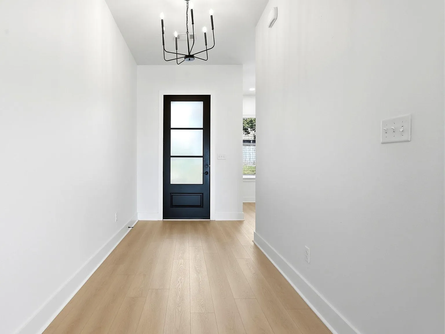 5 bed, 4.0 bath, 3180 sqft, $3,800 — Photo 4