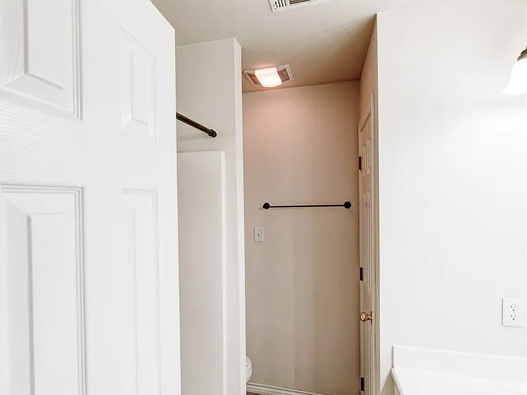 113 Karten Ln — Photo 14