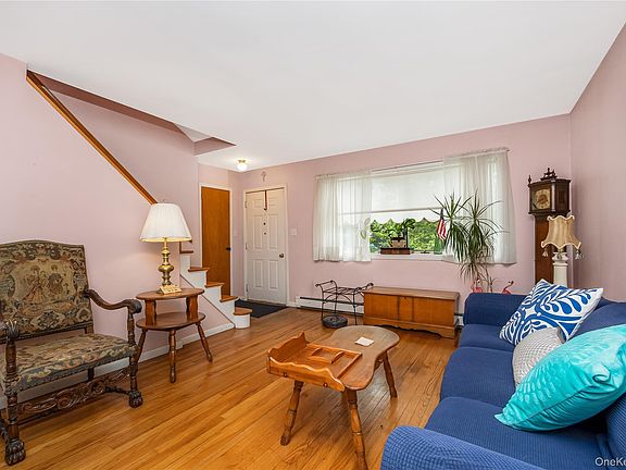 5th image of 4 Barnstable Road