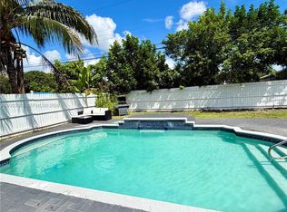 6781 Park St, Hollywood, FL 33024