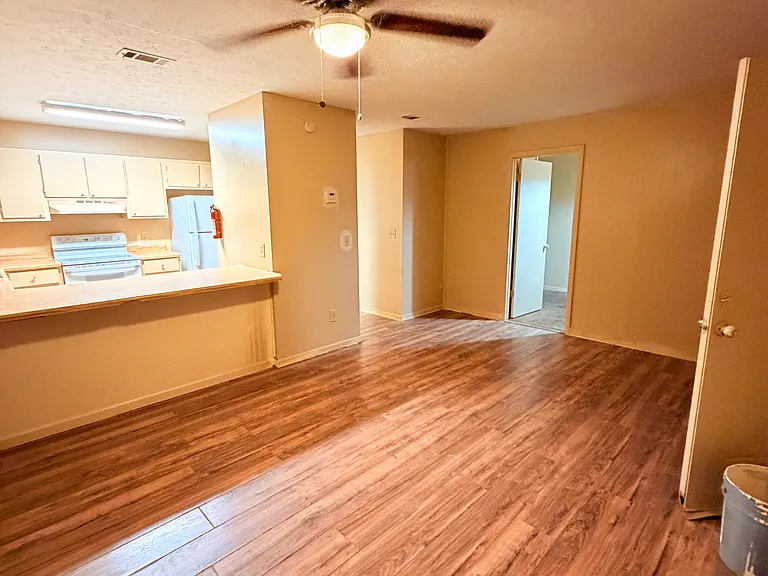 1110 Sheffield Ave #A — Photo 11