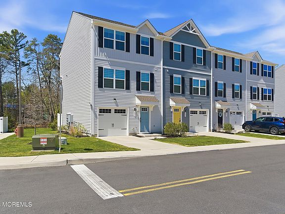 2nd image of 601 Cyprus Court