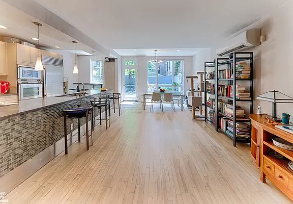 4th image of 316 W 103rd St Floor 1