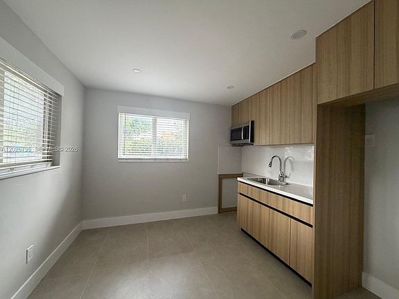 5th image of 1844 NW 19th St #1