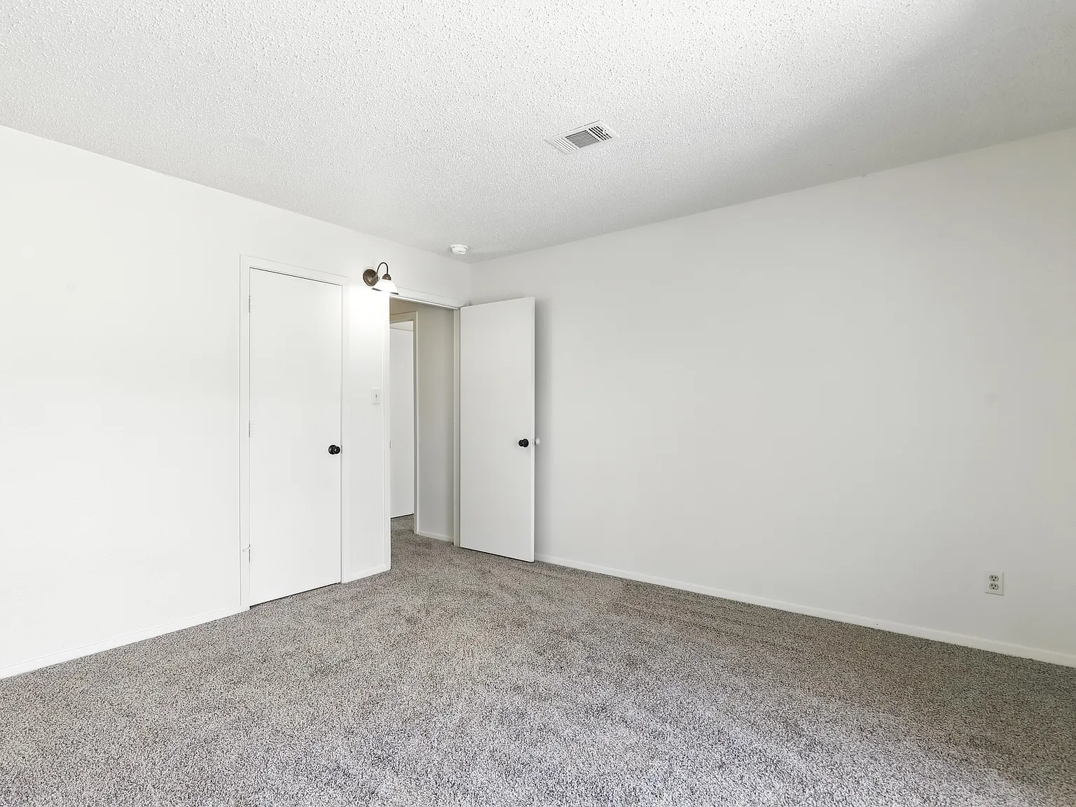 2 bed, 1300 sqft, $1,395 — Photo 3