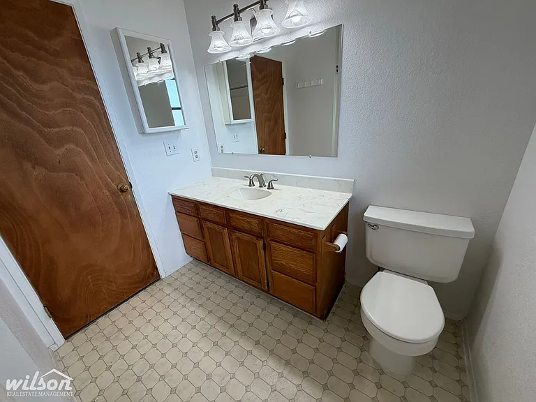 5606 Mount Clemens Way — Photo 8