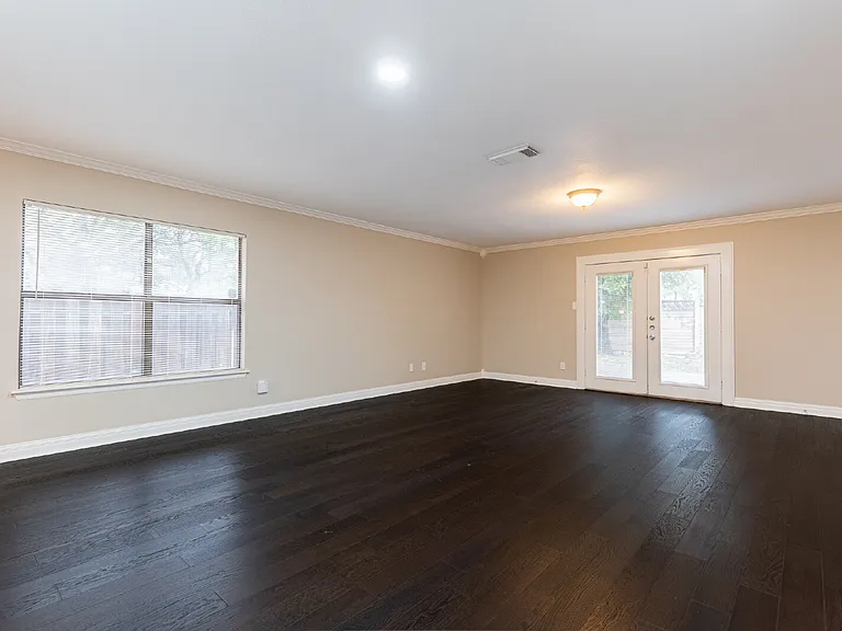 21514 Longwood — Photo 20