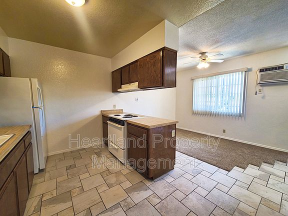 5th image of 122 S Anza St