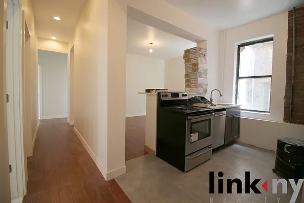 Rented by Link NY Realty | media 18