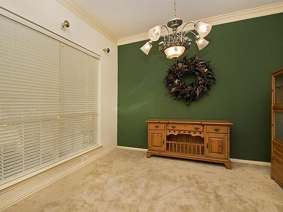 2nd image of 1705 Lombard St
