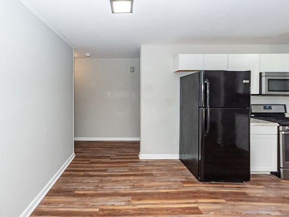 3rd image of 772 Jerdone St