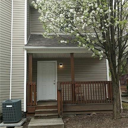 3rd image of 583 E Buchtel Ave