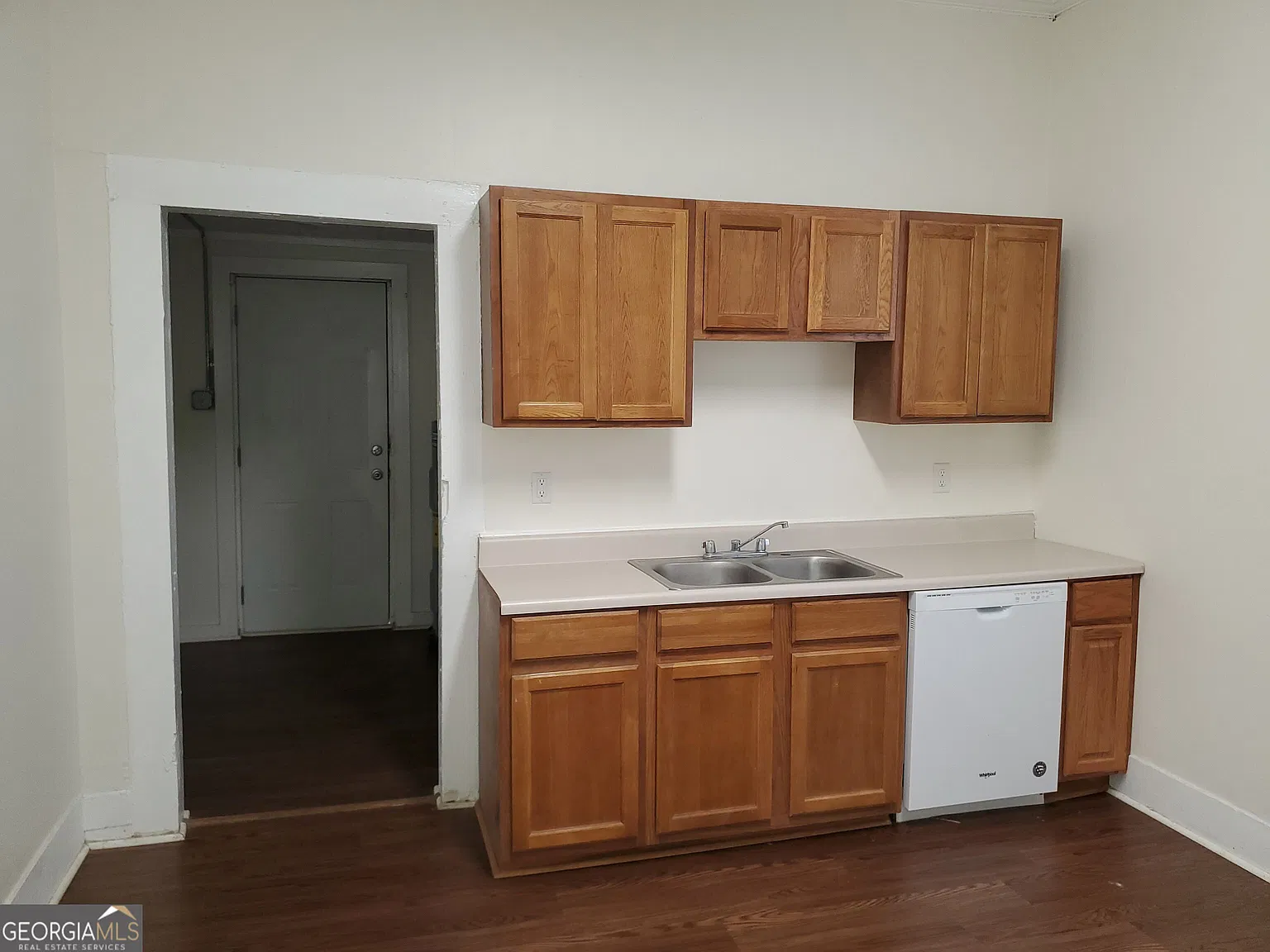 2 bed, 1.0 bath, $895 — Photo 3