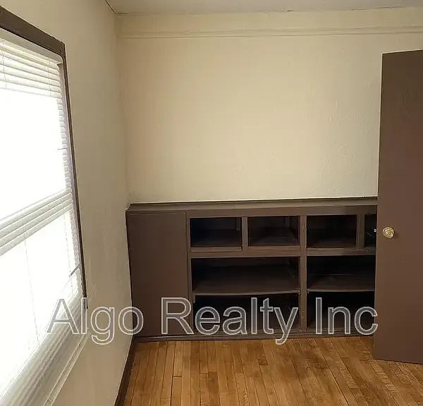 2918 Dupont Ave N #1 — Photo 2