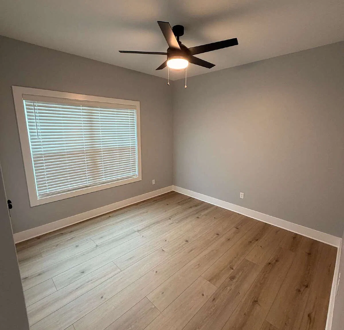 2260 W Cook Rd — Photo 3