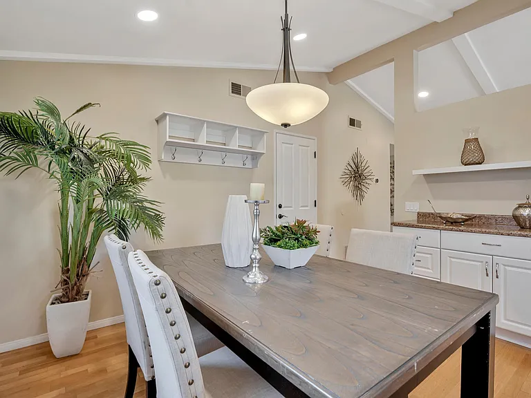 9131 Warfield Dr — Photo 34