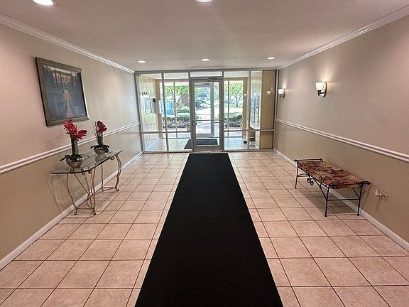 2nd image of 5510 Lincoln Ave #105B